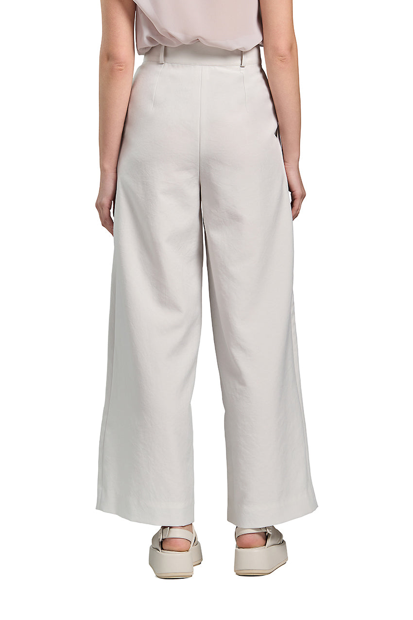 Our pleated wide leg pant is a modern must-have, with a perfect drape and high waist that endlessly flatters. Front zip with hook-and-bar closure. Belt loops. Front inseam pockets.